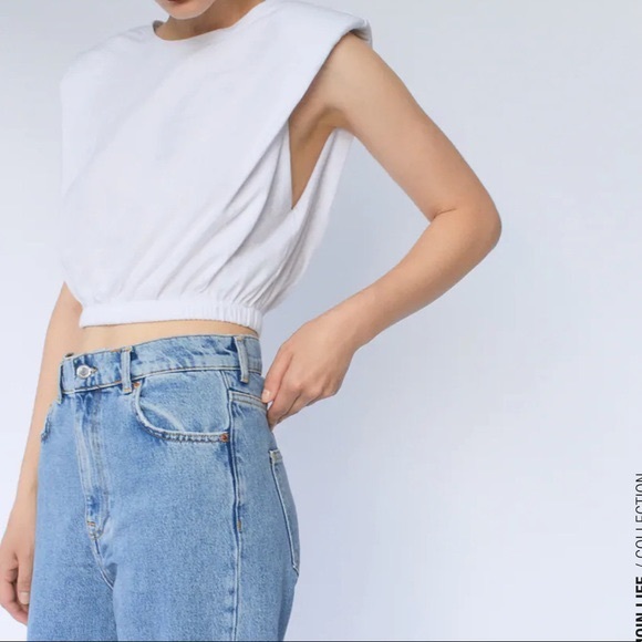 Zara Tops - Cropped white tee
